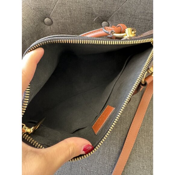 LOUIS VUITTON Monogram V Tote BB - Picture 6 of 13